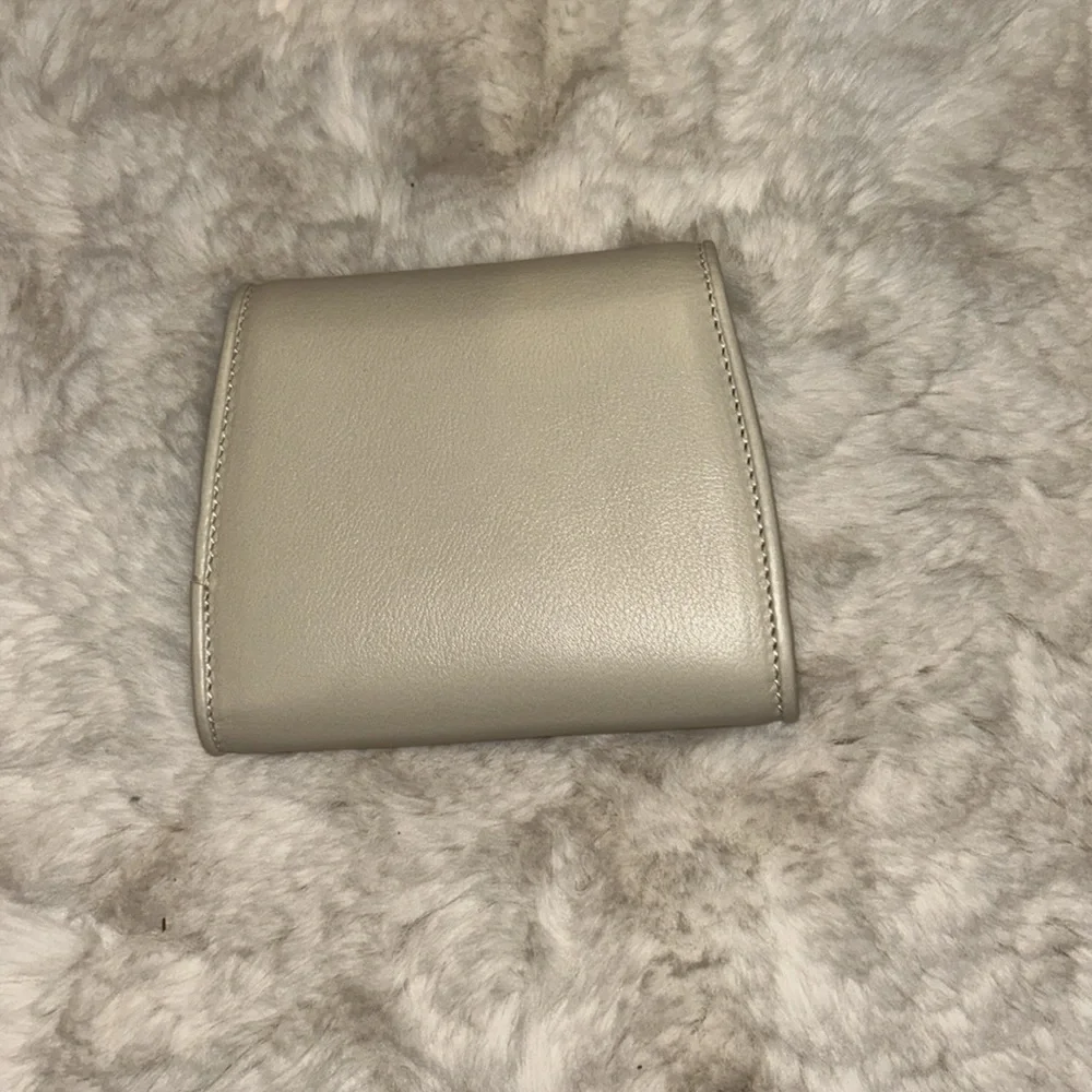 Roxy Calfskin Medium Blondie Chain Wallet Mystic White - Picture 3 of 8